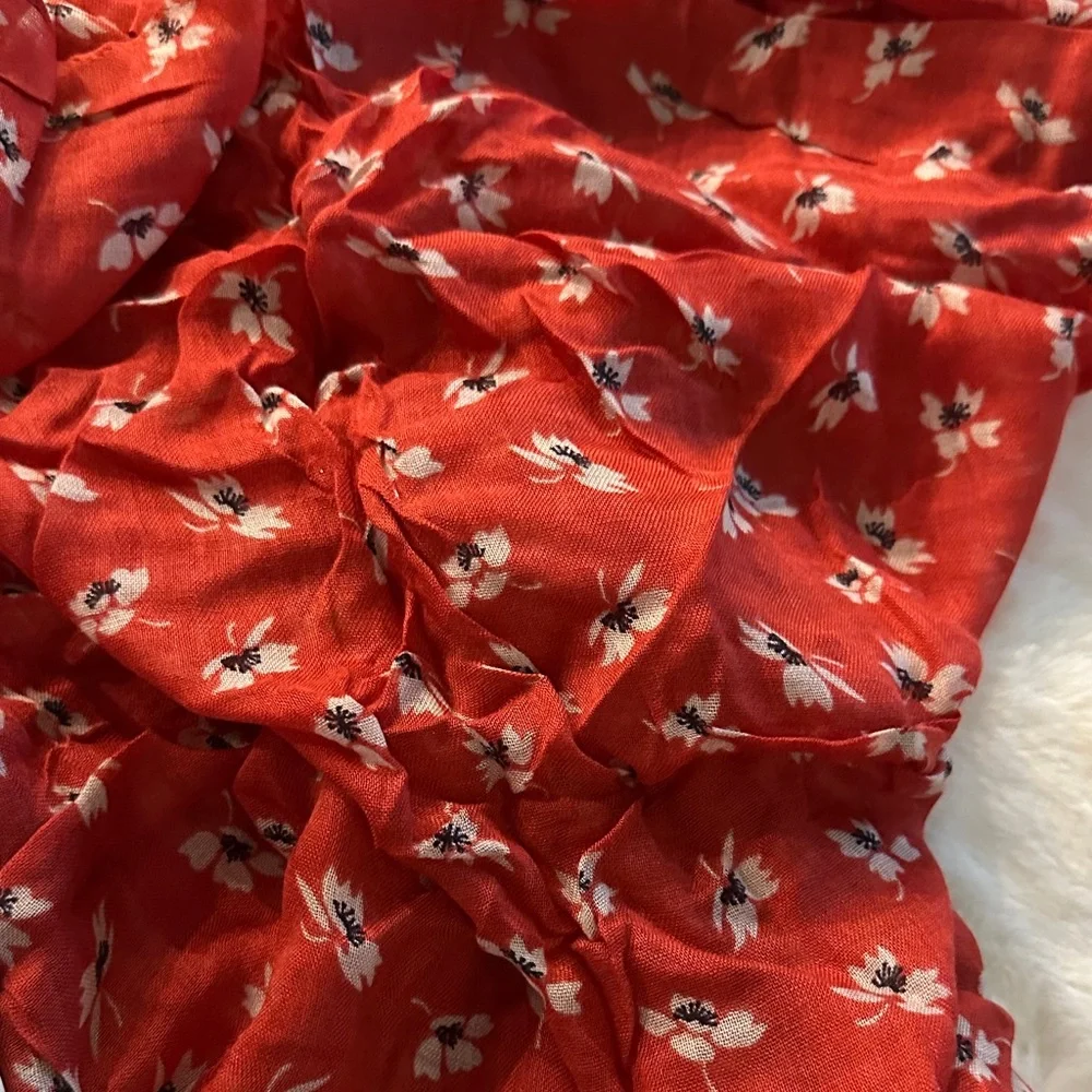 GAP Red Floral Scarf Size 23^72